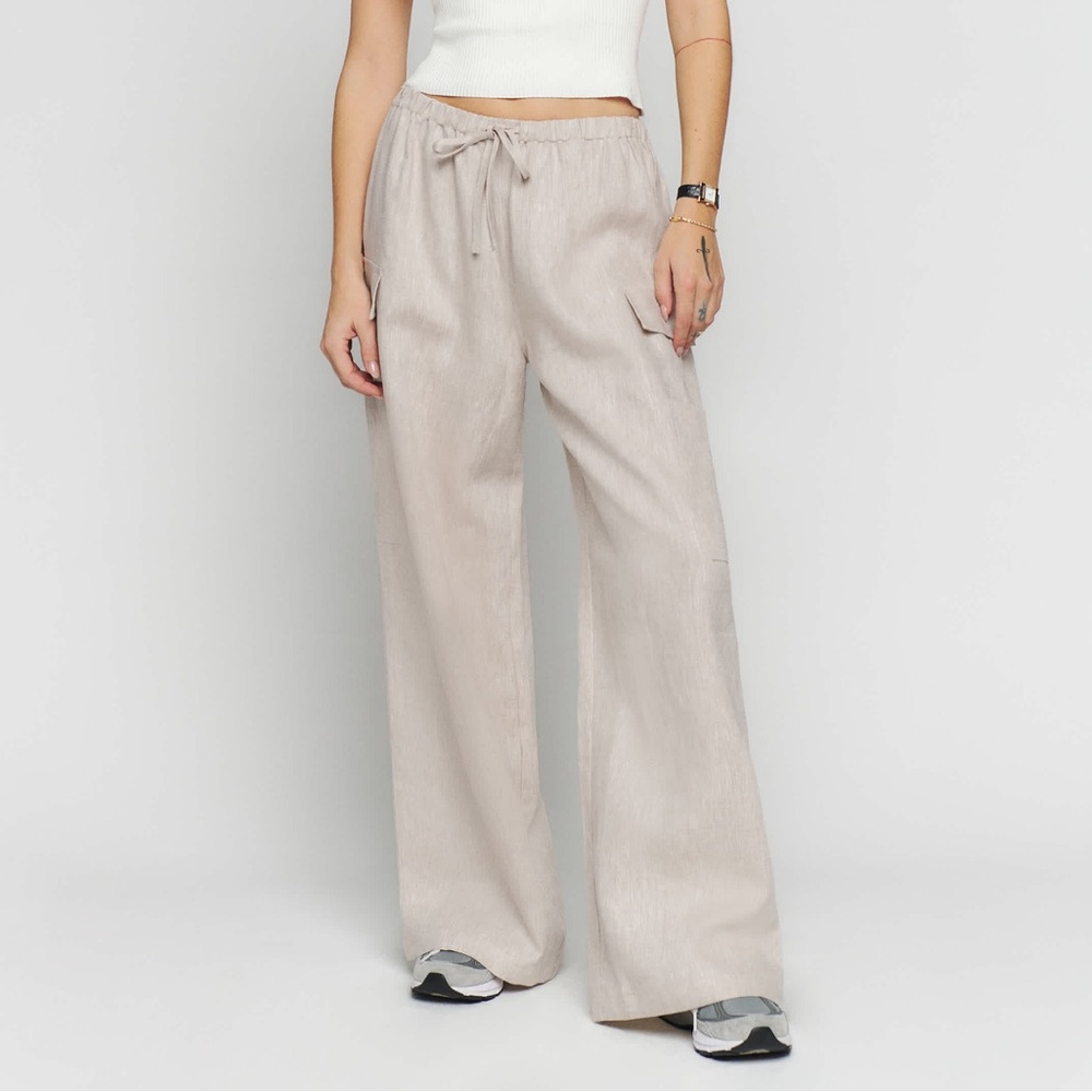 NWT Reformation Ethan Linen cargo wide leg pants in oatmeal runs big